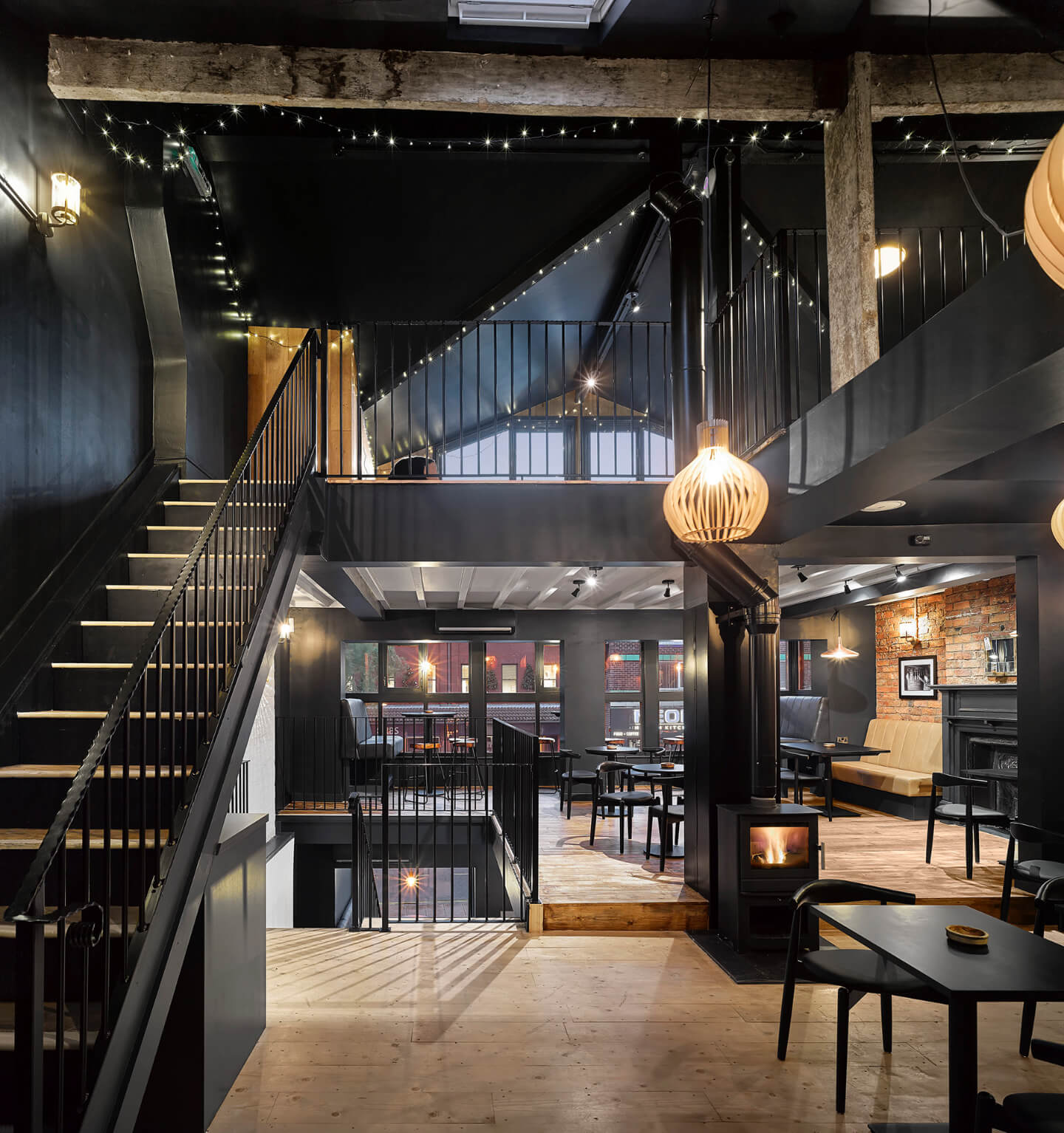 620b94d893e20074088eb8cc_SmokeHouse3