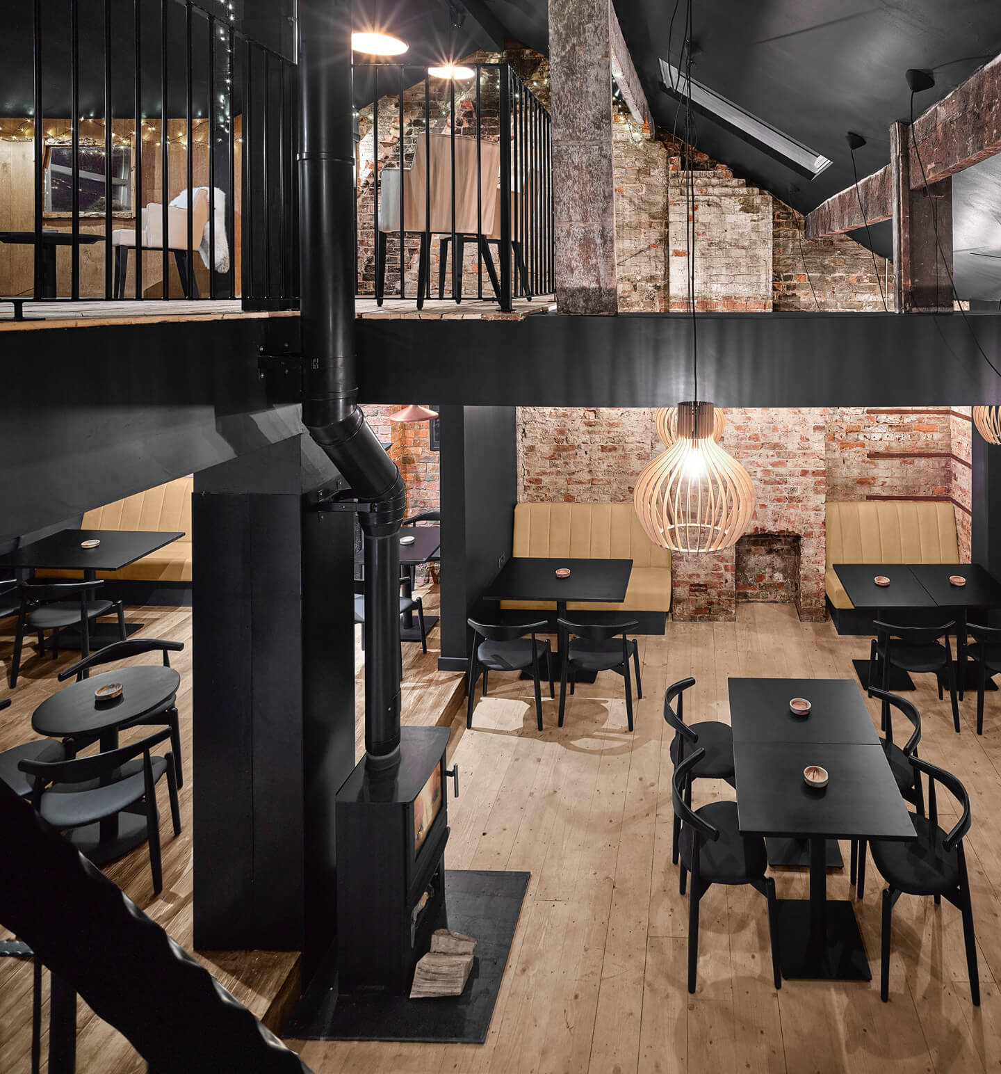 620b94da700dedfe50c2a480_SmokeHouse7